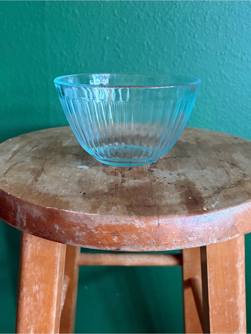 Vintage Pyrex 7401-S clear mixing bowl with ribbed sculpted design